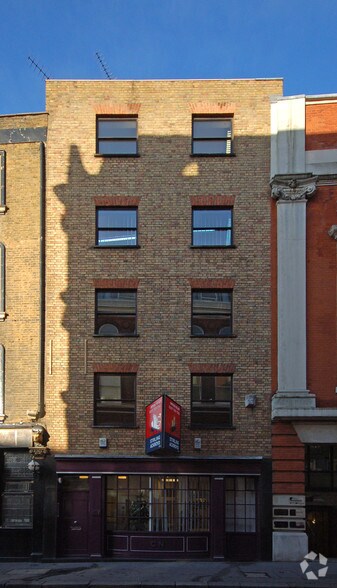 107 Charterhouse St, London to rent - Building Photo - Image 3 of 9