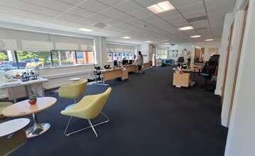 Belvedere Rd, Taunton to rent Interior Photo- Image 1 of 5