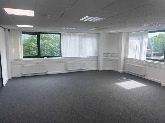 Stonehill Green, Swindon to rent Interior Photo- Image 1 of 4