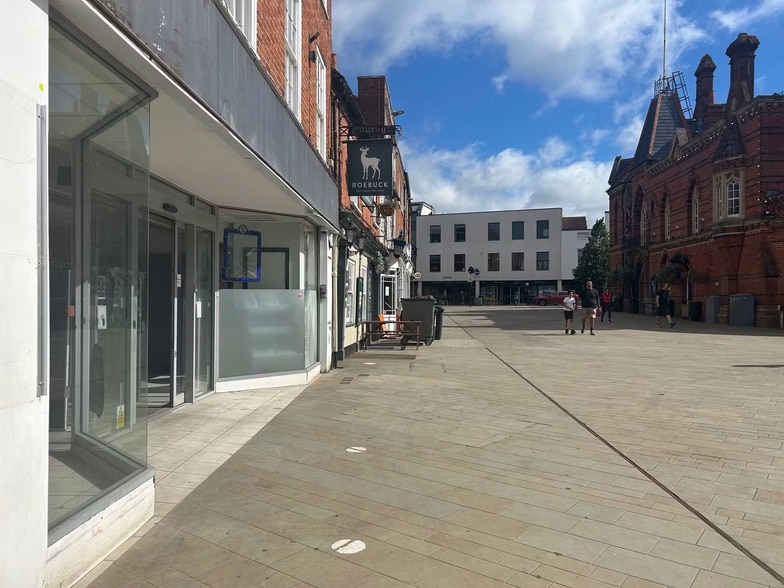 9-10 Market Pl, Wokingham to rent - Building Photo - Image 2 of 2