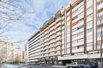 Calle de Orense, 68, Madrid, Madrid for rent Building Photo- Image 1 of 3