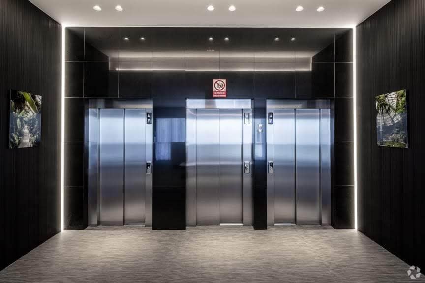 Office in Madrid, Madrid to rent - Building Photo - Image 3 of 6