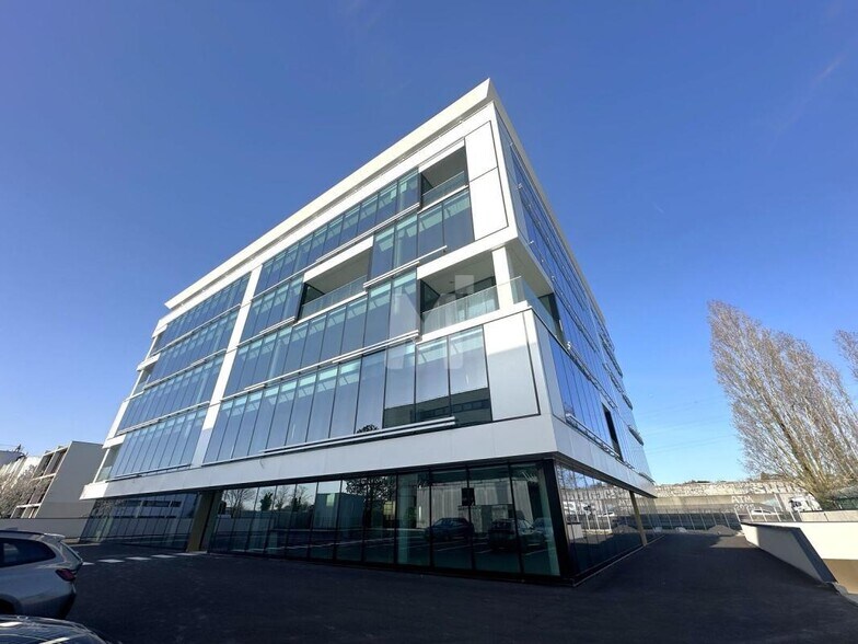 Office in Évry-Courcouronnes to rent - Building Photo - Image 3 of 17