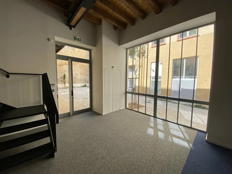 Office in Lyon to rent - Interior Photo - Image 2 of 12