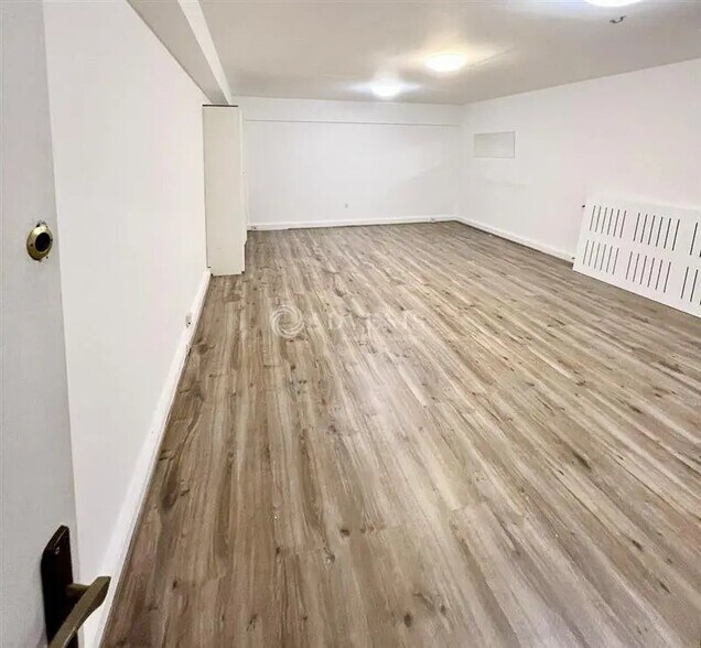 Office in Châtillon to rent - Interior Photo - Image 2 of 5