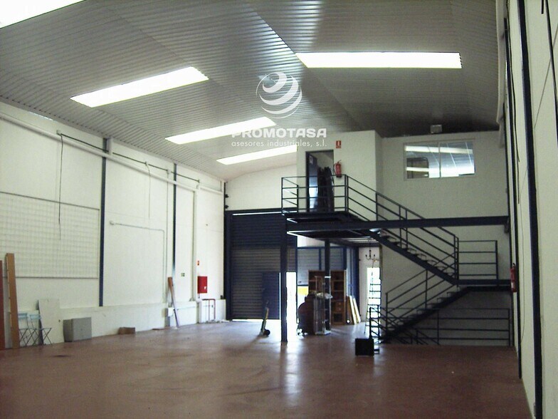 Industrial in Rivas-Vaciamadrid, Madrid to rent - Building Photo - Image 2 of 5