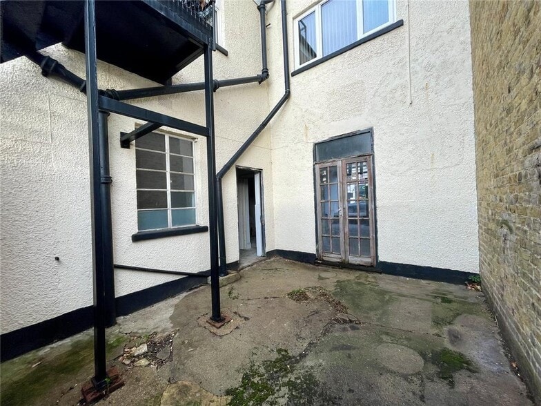 172-178 St. Marys Ln, Upminster to rent - Building Photo - Image 3 of 4