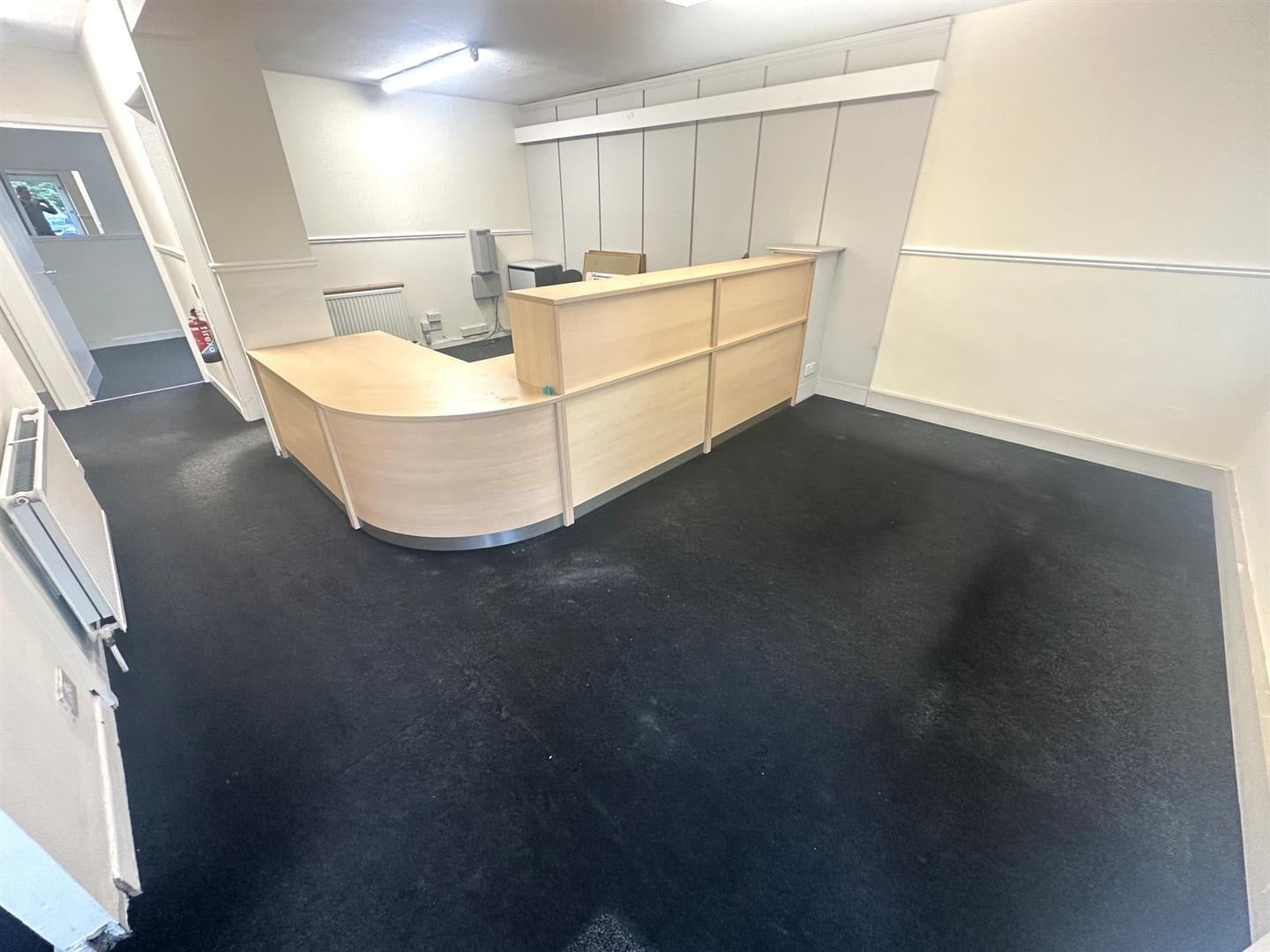Austhorpe Vw, Leeds to rent Interior Photo- Image 1 of 6