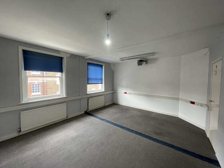 11 Mill St, Maidstone to rent - Building Photo - Image 3 of 4