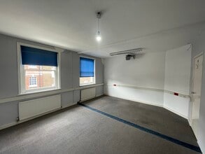 11 Mill St, Maidstone to rent Building Photo- Image 2 of 3