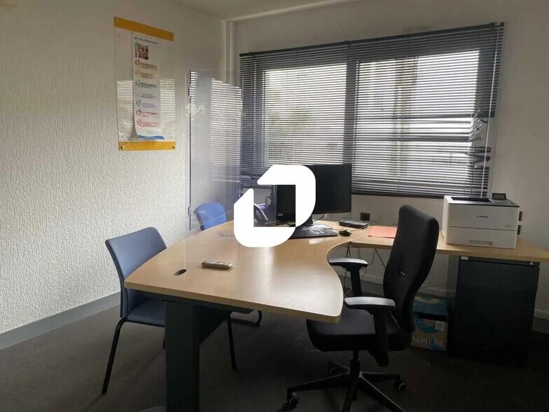 Office in Pessac to rent - Interior Photo - Image 2 of 7