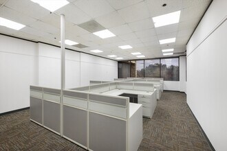 12042 Blanco Rd, San Antonio, TX to rent Interior Photo- Image 2 of 4