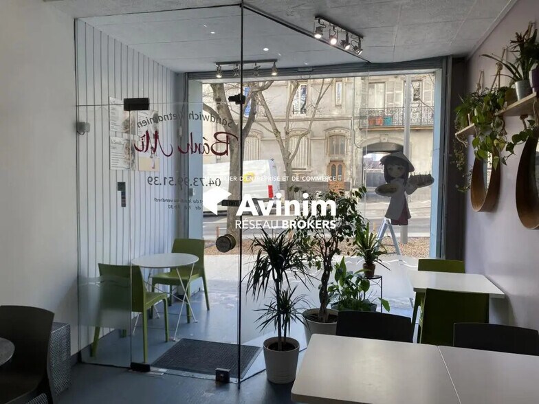 Retail in Clermont-Ferrand for sale - Building Photo - Image 1 of 4