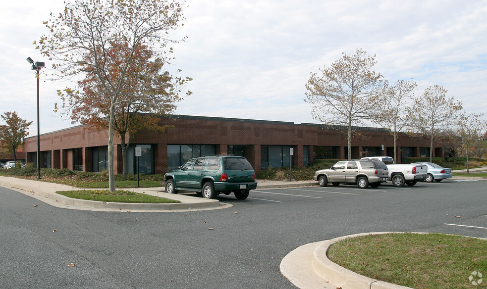 8015 Corporate Dr, Nottingham, MD for rent - Building Photo - Image 2 of 4