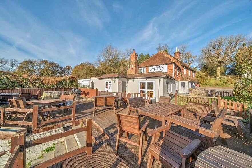 Dale Hill, Ticehurst for sale - Building Photo - Image 2 of 4