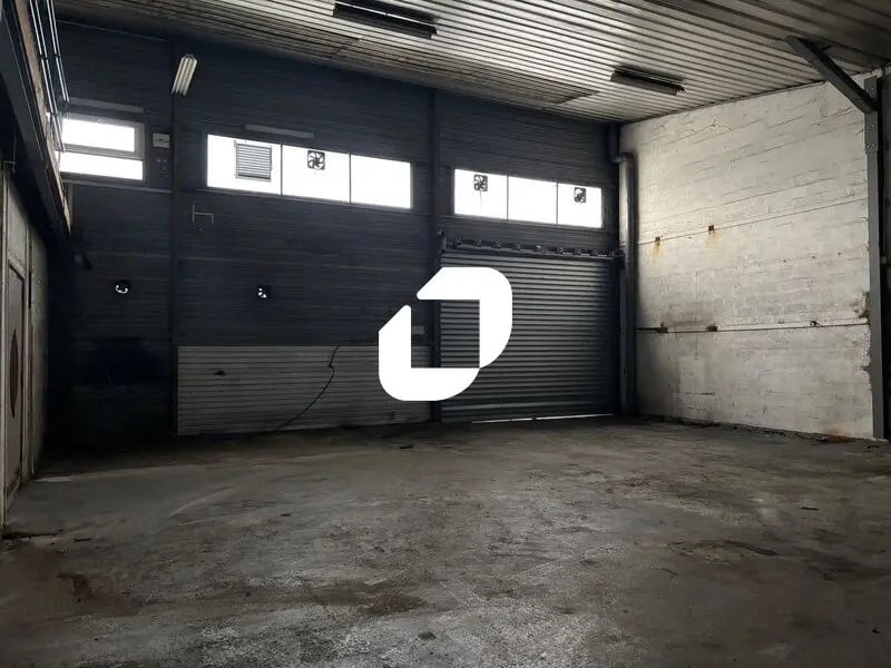 Location Local d'activités 500 m² - Photo 1
