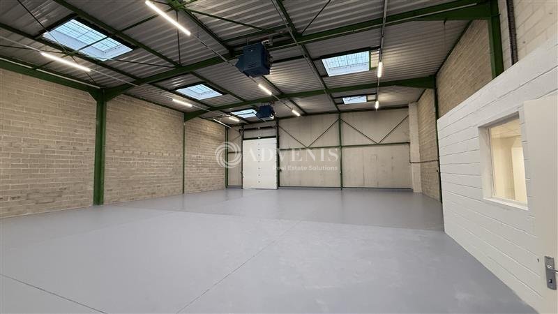 Light Industrial in Saint-Thibault-des-Vignes to rent - Building Photo - Image 2 of 10