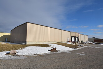 4267 Main Ave, Fargo, ND for rent Building Photo- Image 1 of 1