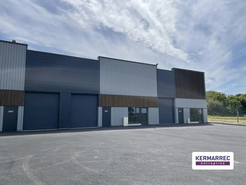 Light Industrial in Vitré for sale - Building Photo - Image 2 of 6
