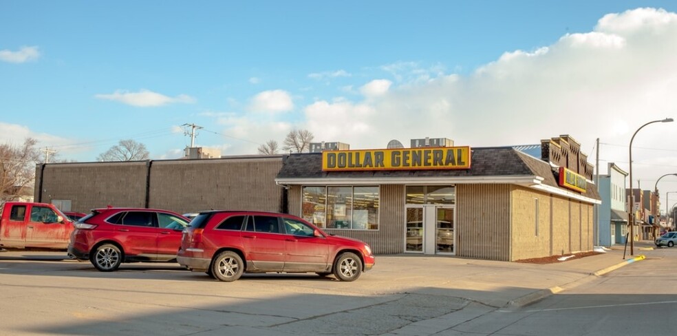 117 N Main Ave, Britt, IA for sale - Primary Photo - Image 1 of 1