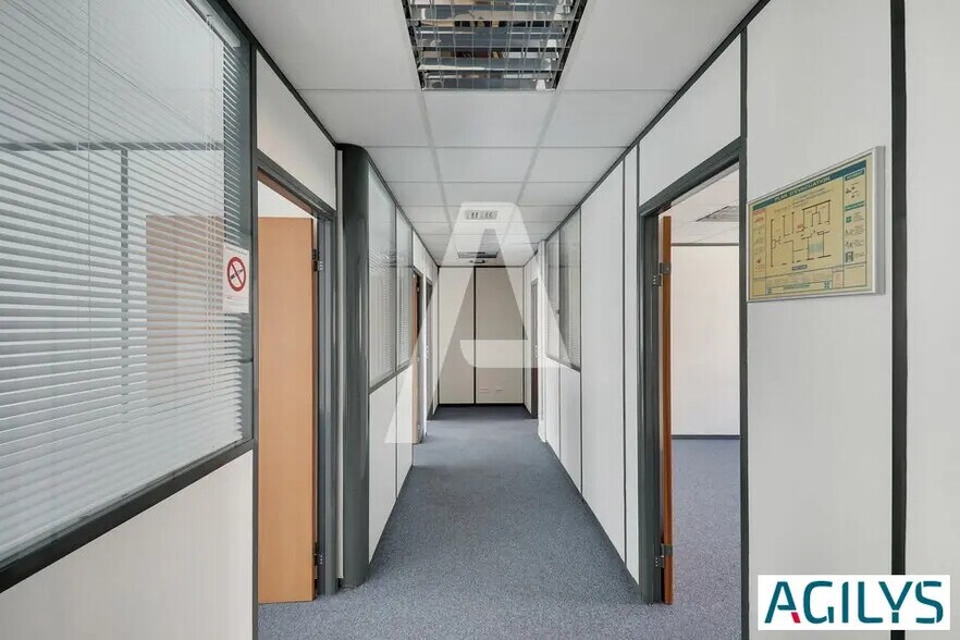 Office in Massy to rent - Building Photo - Image 3 of 6