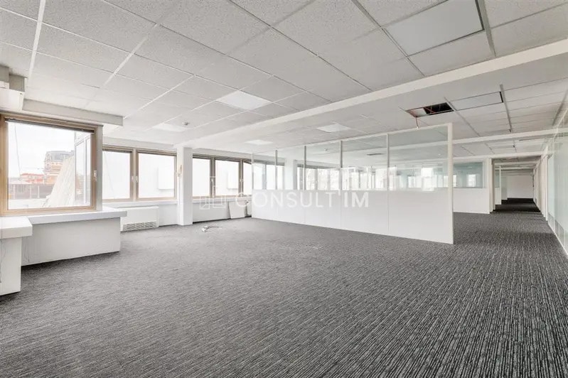 Office in Malakoff to rent - Interior Photo - Image 2 of 8