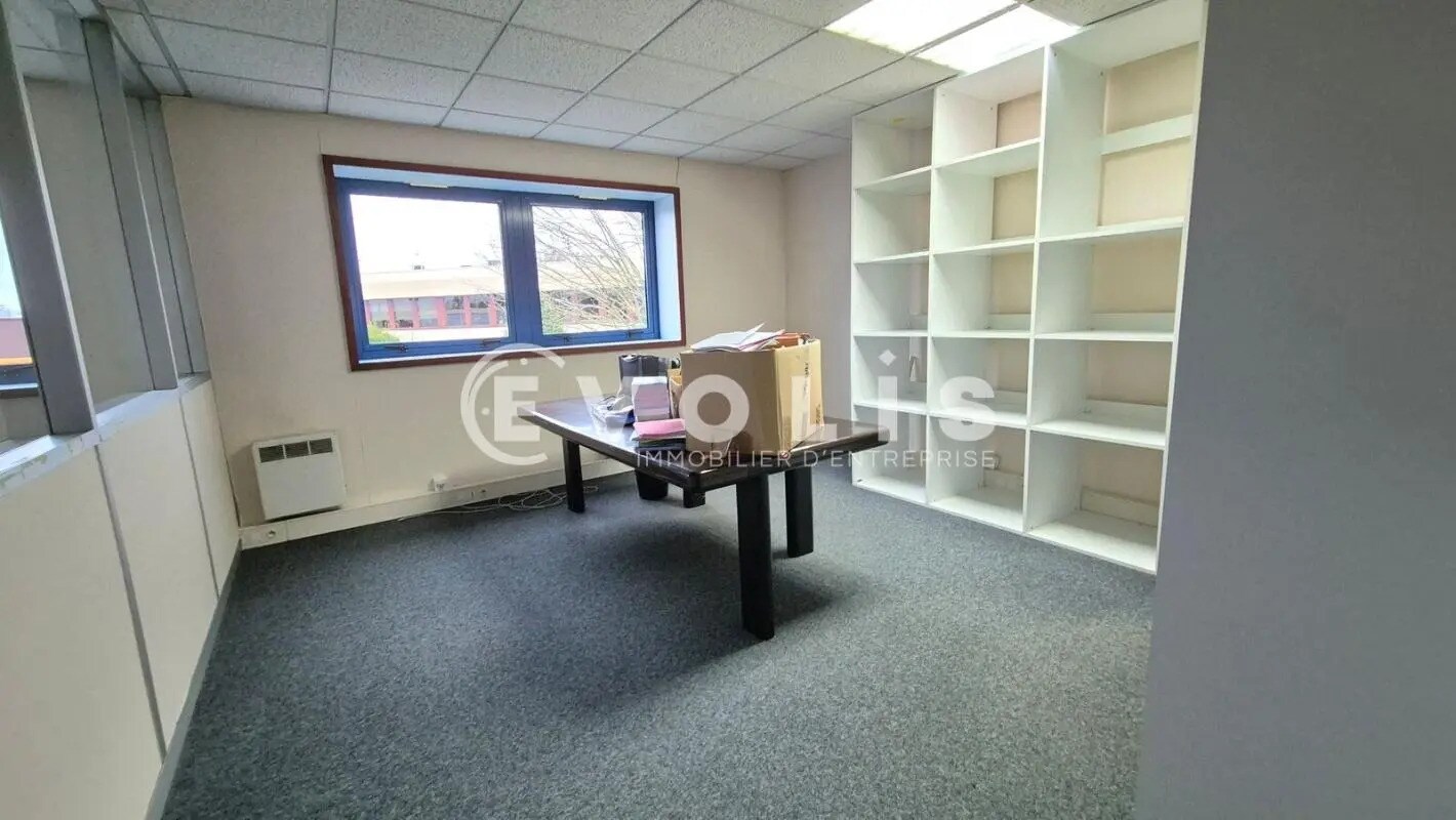 Office in Collégien to rent Interior Photo- Image 1 of 10