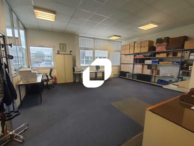 Office in Bièvres to rent - Interior Photo - Image 3 of 9