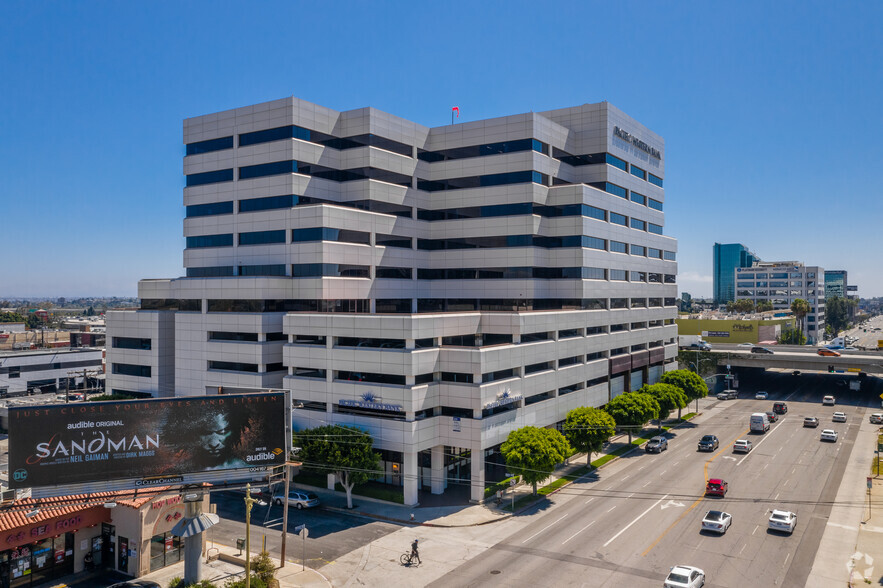 11150 W Olympic Blvd, Los Angeles, CA for rent - Building Photo - Image 3 of 8