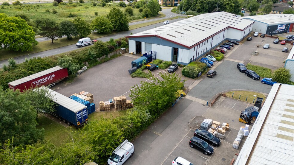 37 Tenter Rd, Northampton for sale - Primary Photo - Image 1 of 1