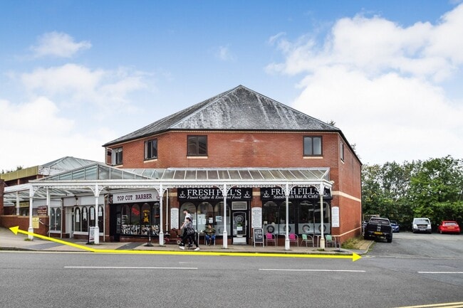More details for Station Crescent, Llandrindod Wells - Retail to Rent