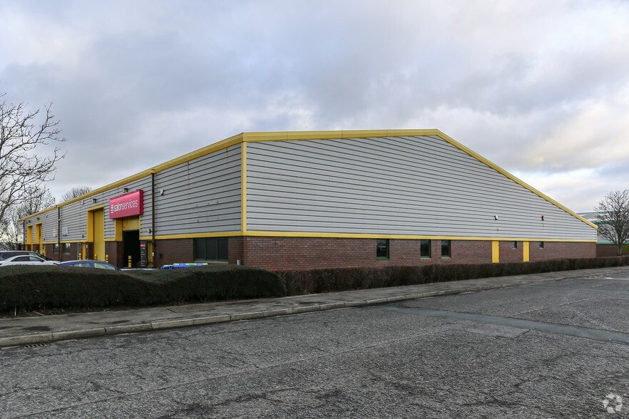 Enterprise Way, Bradford to rent - Building Photo - Image 3 of 4