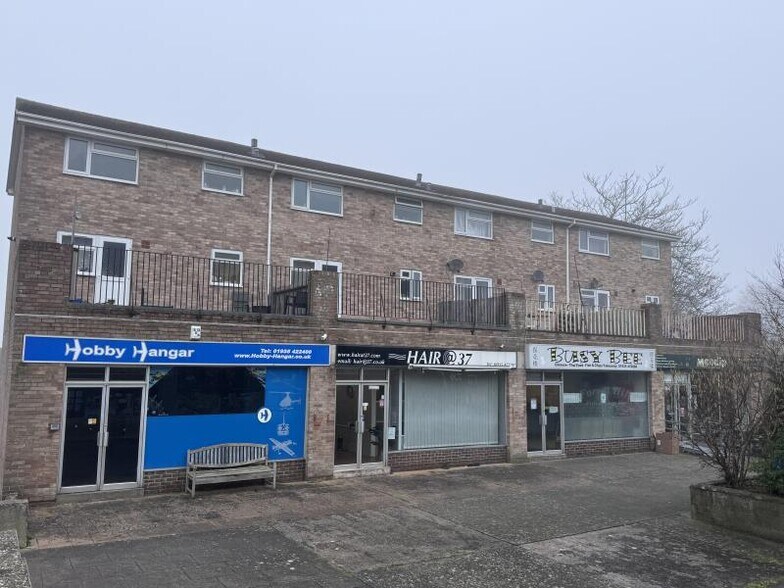 35 Forest Hl, Yeovil to rent - Building Photo - Image 2 of 3