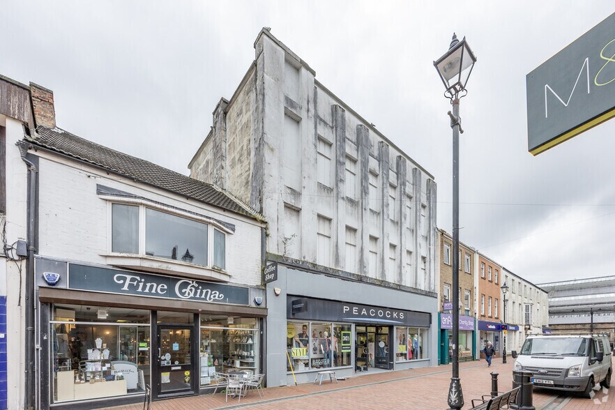 6-8 Queen St, Neath for sale - Primary Photo - Image 1 of 1