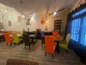 Retail in Castelló d'Empúries, Gerona to rent Building Photo- Image 2 of 18