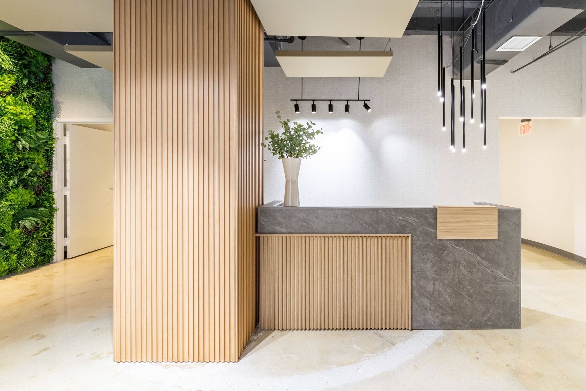 1680 Meridian Ave, Miami Beach, FL to rent Interior Photo- Image 1 of 22