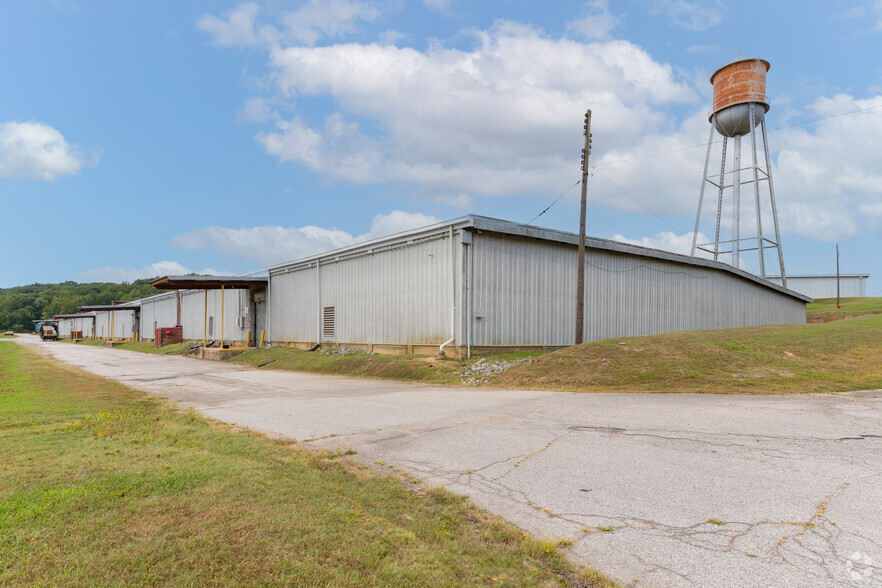 946 Newgass St, Danville, VA for rent - Building Photo - Image 2 of 20