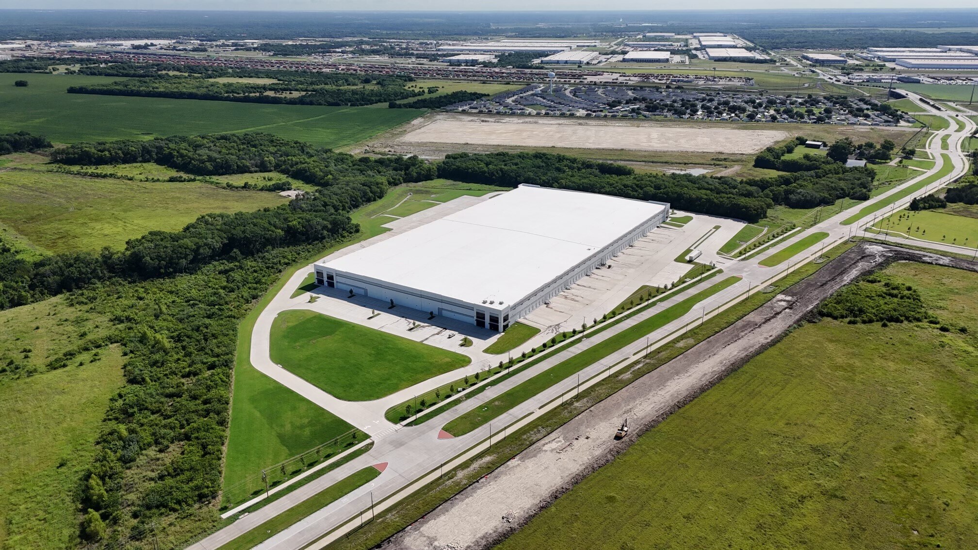 601 W Pleasant Run Rd, Wilmer, TX to rent Building Photo- Image 1 of 16