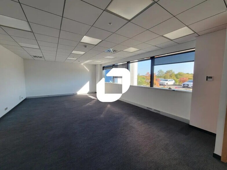 Office in Les Sorinières to rent - Interior Photo - Image 2 of 7