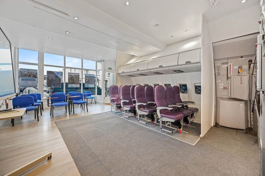 245 Munster Rd, London to rent - Building Photo - Image 3 of 6
