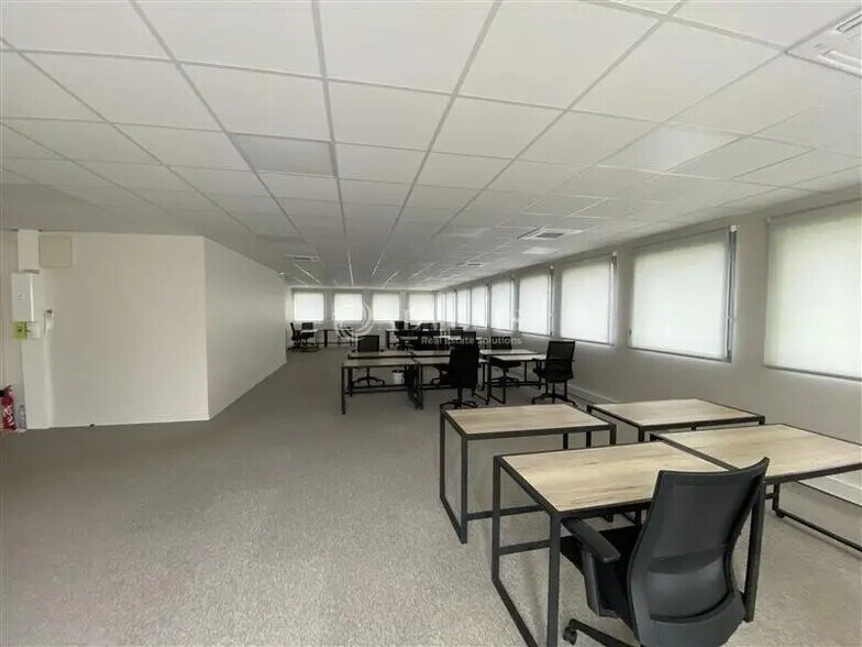 Office in Dardilly to rent - Interior Photo - Image 3 of 6
