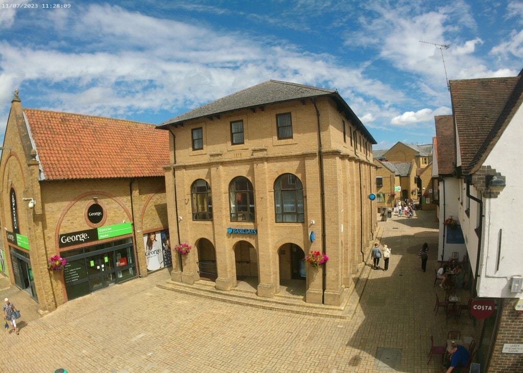 18 Queen Elizabeth II Sq, South Woodham Ferrers for sale Primary Photo- Image 1 of 1