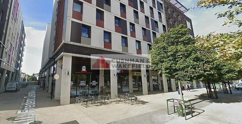 Location Commerce 305 m² - Photo 1
