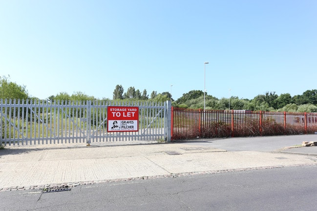 More details for 61 Victoria Rd, Burgess Hill - Land to Rent