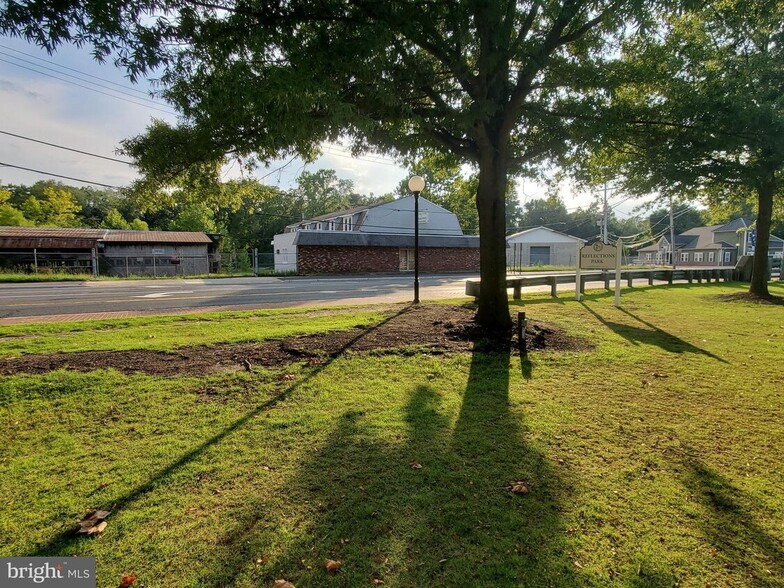 214 Lakehurst Rd, Browns Mills, NJ for sale - Building Photo - Image 3 of 10