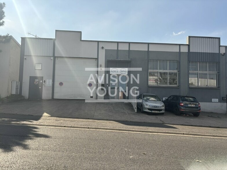Light Industrial in Montreuil to rent - Building Photo - Image 2 of 7