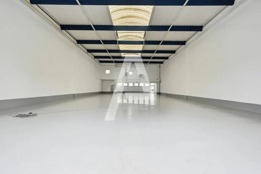 Industrial in Bonneuil-sur-Marne to rent - Interior Photo - Image 1 of 8