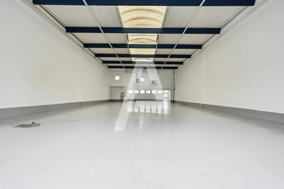 Industrial in Bonneuil-sur-Marne to rent Interior Photo- Image 1 of 9