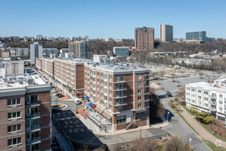 225 River Rd, Edgewater, NJ - aerial  map view