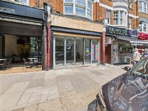 Aldermans Hl, London to rent Interior Photo- Image 1 of 7